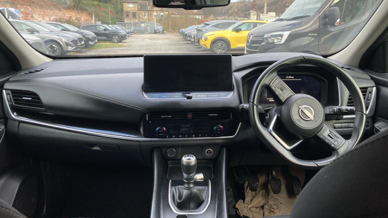 Nissan Qashqai 1.3 DiG-T MH N-Connecta 5dr Petrol Hatchback